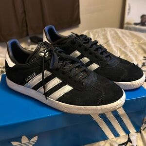 Adidas Gazelle women size 9
